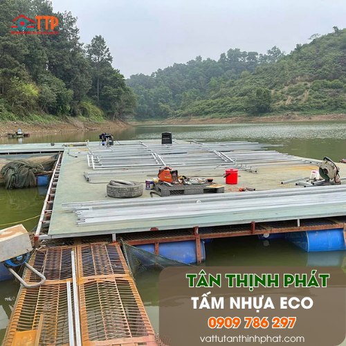 Tấm Nhựa ECO Lót Sàn Làm Vách: Giải Pháp Vật Liệu Hiện Đại