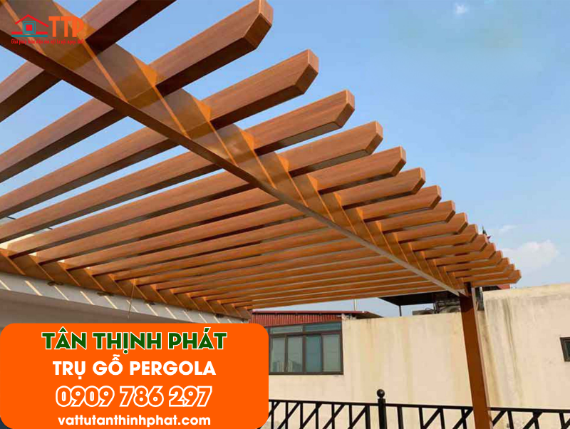 Trụ Pergola Gỗ Nhựa - Vật Liệu Trang Trí Sân Vườn Ngoài Trời Bà Rịa Vũng Tàu